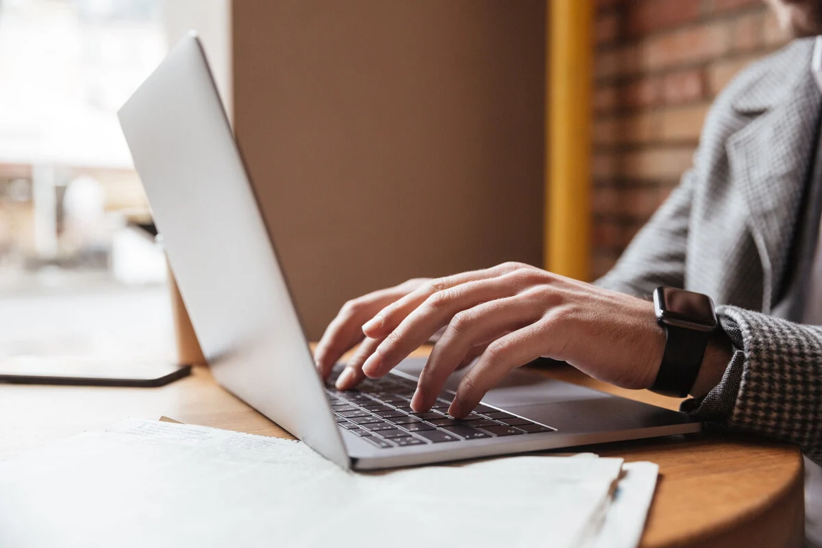 How B2B Competitive Intelligence Helps You Stay Ahead in Competitive Markets