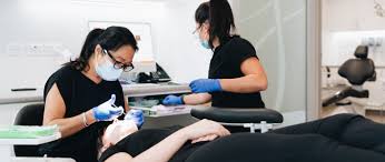 Ceramic Braces vs Metal Braces: Which Is Better for You?